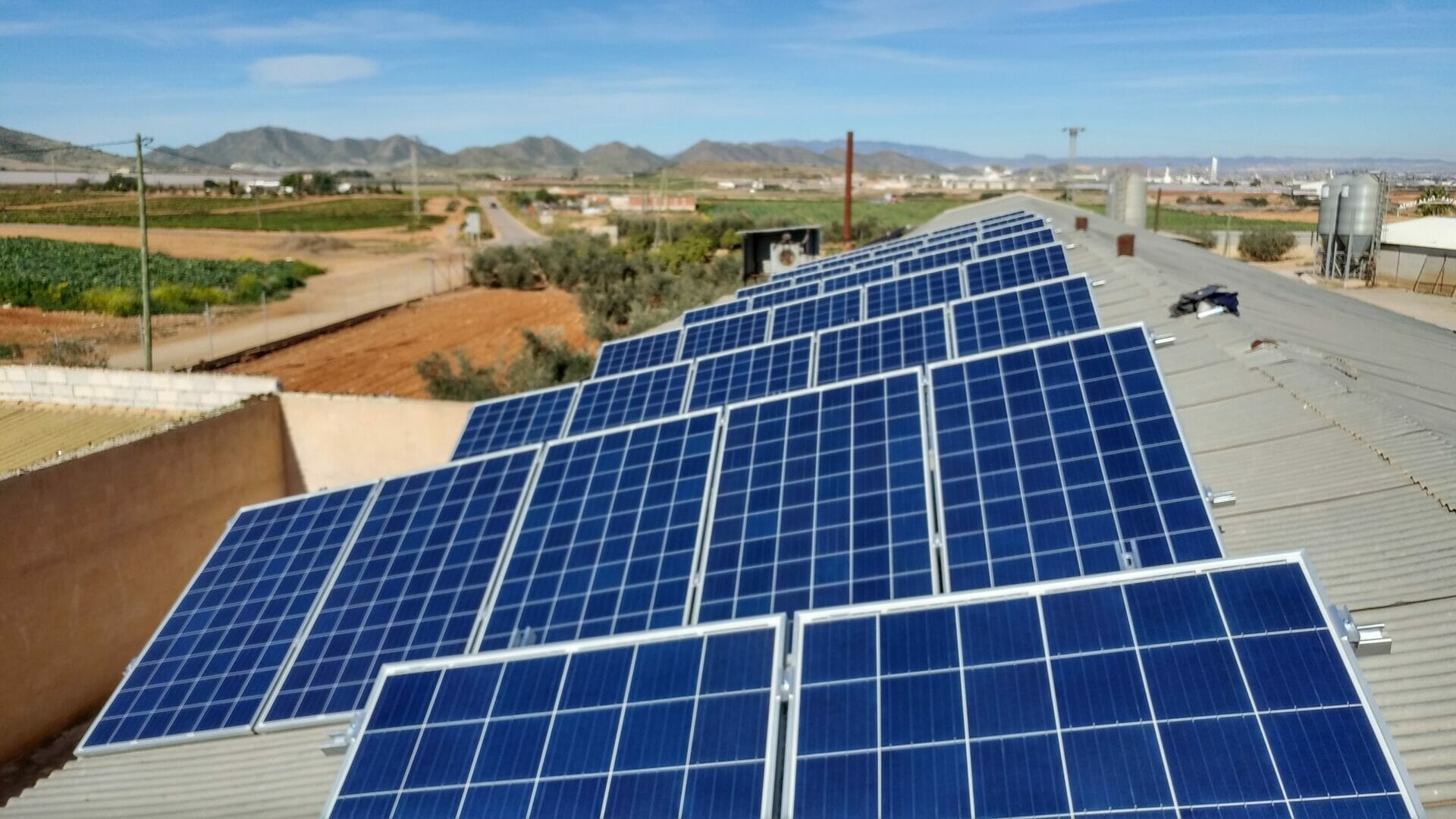 placas-solares-granja-avicola-la-aljorra