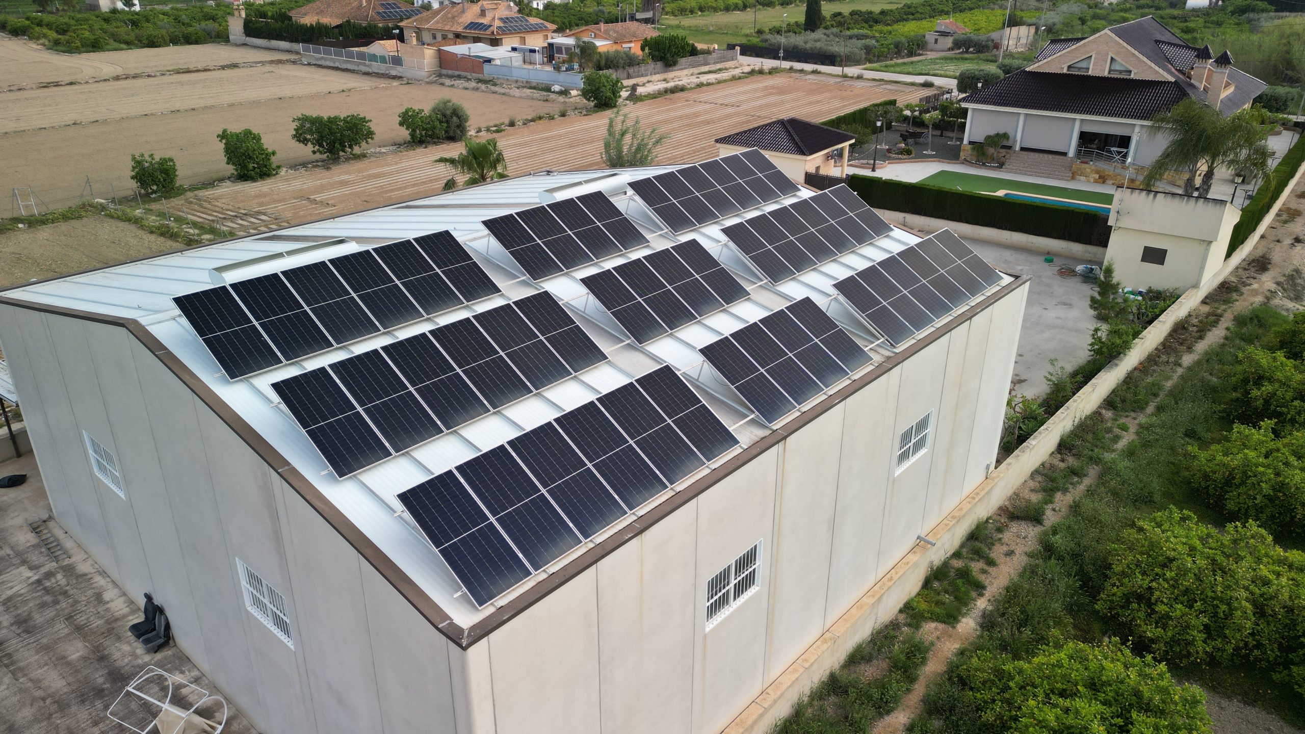 Planta solar en cubierta industrial en Cartagena