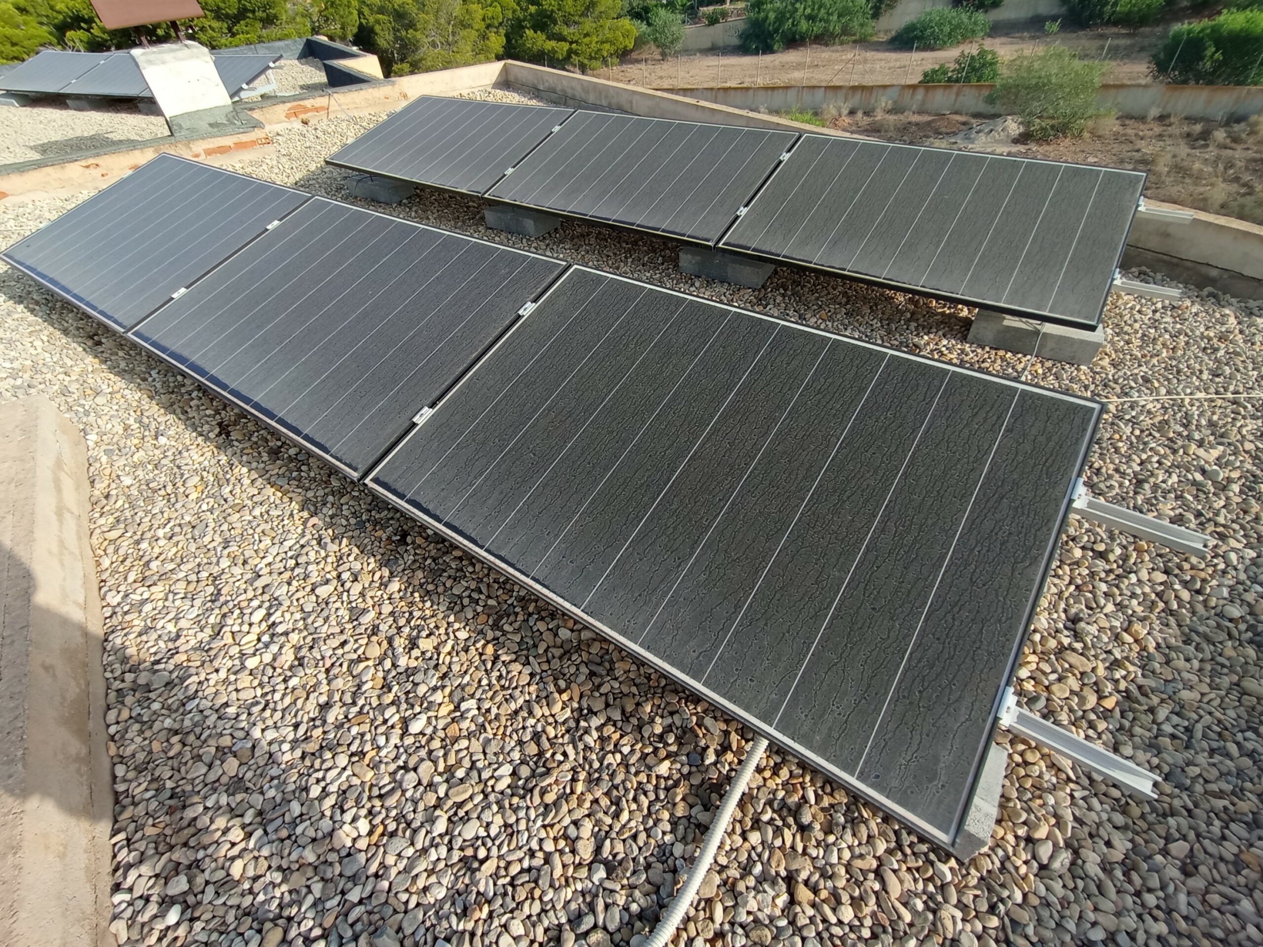 Módulos fotovoltaicos en cubierta