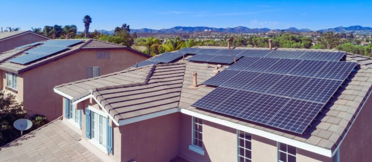 Can I use solar panels without batteries?